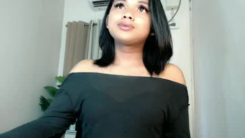 Snapshot of seductivedeluxe69 chatting on June 21, 2026, 6:05 am Deluxe online show from June 21, 2026, 6:05 am