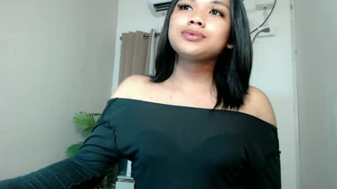 Snapshot of seductivedeluxe69 chatting on July 14, 2026, 9:47 am Deluxe online show from July 14, 2026, 9:47 am