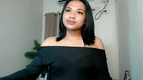 Snapshot of seductivedeluxe69 chatting on July 23, 2026, 9:35 pm Deluxe online show from July 23, 2026, 9:35 pm