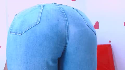 Snapshot of seductivespellvagina80 chatting on September 16, 2025, 5:30 am Estefany online show from September 16, 2025, 5:30 am