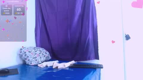 Snapshot of seductivespellvagina80 chatting on November 19, 2025, 1:00 pm Estefany online show from November 19, 2025, 1:00 pm