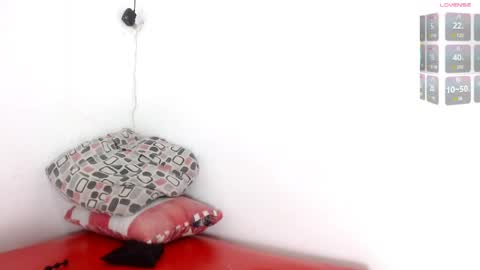 Snapshot of seductivespellvagina80 chatting on April 13, 2026, 5:46 am Estefany online show from April 13, 2026, 5:46 am