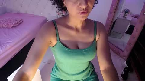Snapshot of seductress_malia chatting on October 14, 2025, 1:45 pm seductress_malia online show from October 14, 2025, 1:45 pm