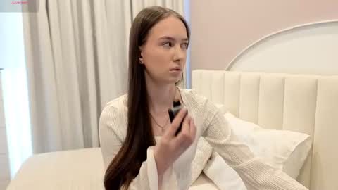 Seelexi online show from June 17, 2026, 9:45 am