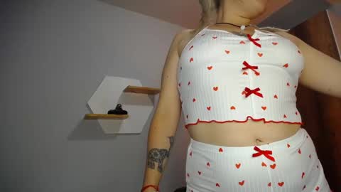 Snapshot of sejmet_5 chatting on January 22, 2025, 4:23 am Yeyis online show from January 22, 2025, 4:23 am