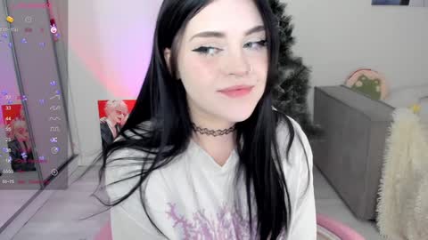 Snapshot of selena___cute chatting on December 21, 2024, 5:14 am Selena online show from December 21, 2024, 5:14 am