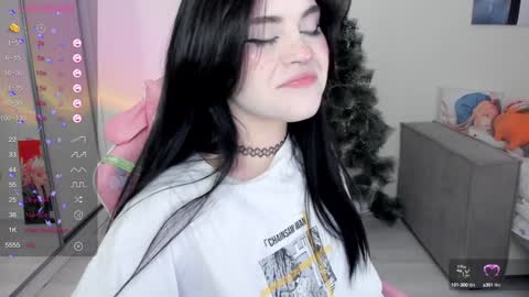 Snapshot of selena___cute chatting on December 30, 2024, 5:26 am Selena online show from December 30, 2024, 5:26 am