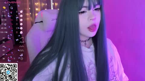 Selena  online show from March 16, 2026, 5:44 am