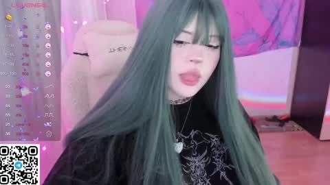 Selena  online show from May 13, 2026, 6:11 am