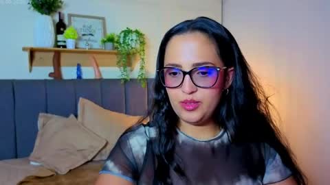 Call me S E L E N A   online show from May 9, 2026, 8:47 pm