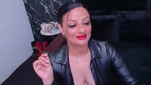 Selene online show from July 25, 2026, 5:05 am