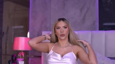 Selena online show from January 13, 2026, 9:58 am