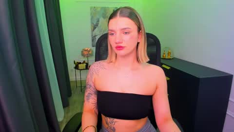 selenaemoore online show from March 14, 2026, 7:41 pm