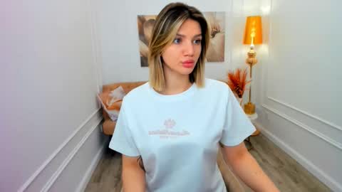 selenaemoore online show from March 30, 2026, 6:20 pm