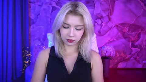 selenairis online show from October 21, 2025, 9:37 pm