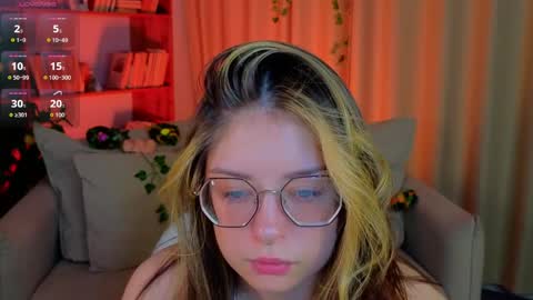 Snapshot of selenamills chatting on April 1, 2026, 2:45 am selenamills online show from April 1, 2026, 2:45 am