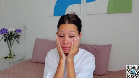 Selena online show from May 29, 2026, 6:55 am