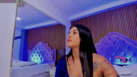 Snapshot of selenastonne chatting on September 16, 2025, 8:43 pm selenastonne online show from September 16, 2025, 8:43 pm