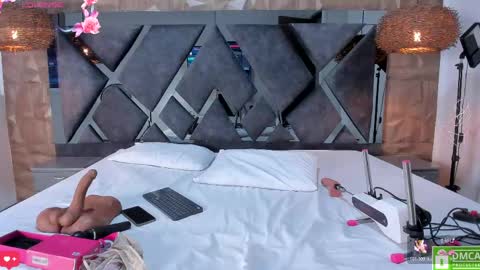 selene__lopez_ online show from April 26, 2026, 7:55 pm