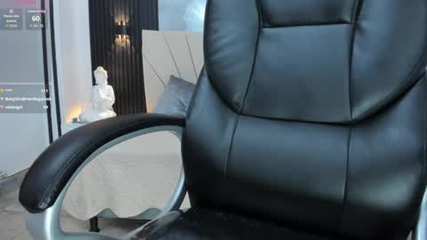 selene_diior online show from July 28, 2026, 2:13 pm