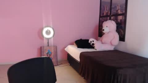 Snapshot of selene_gils chatting on March 11, 2025, 12:00 am nathy online show from March 11, 2025, 12:00 am