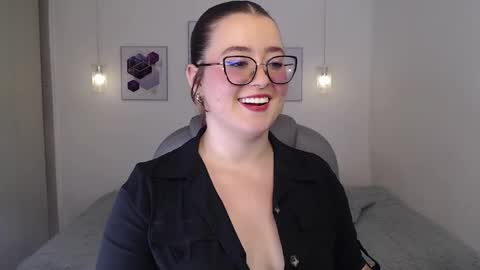 Snapshot of selene_rouse_ chatting on May 13, 2026, 12:19 am selene_rouse_ online show from May 13, 2026, 12:19 am