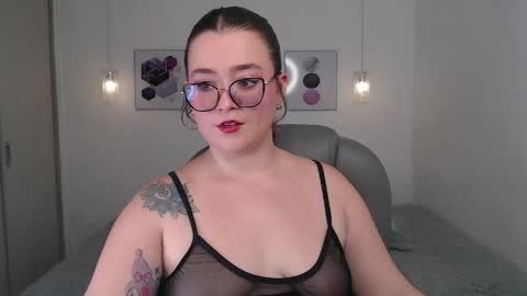 Snapshot of selene_rouse_ chatting on May 16, 2026, 11:25 pm selene_rouse_ online show from May 16, 2026, 11:25 pm