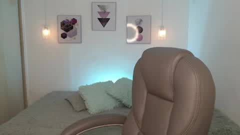 Snapshot of selene_rouse_ chatting on June 8, 2026, 1:28 am selene_rouse_ online show from June 8, 2026, 1:28 am