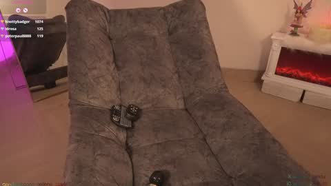 Snapshot of selene_starkk chatting on January 19, 2025, 3:29 am Sel Your Little butterfly online show from January 19, 2025, 3:29 am