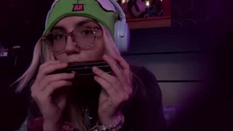 Selene online show from February 15, 2025, 7:39 pm