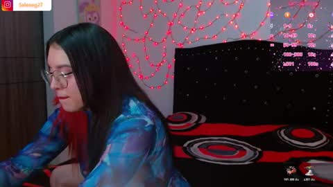 Snapshot of seleneg chatting on December 5, 2025, 7:28 am Selene G online show from December 5, 2025, 7:28 am