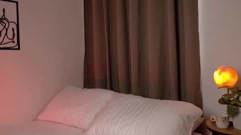 Snapshot of selenenova chatting on January 5, 2026, 6:00 pm Selene Nova online show from January 5, 2026, 6:00 pm