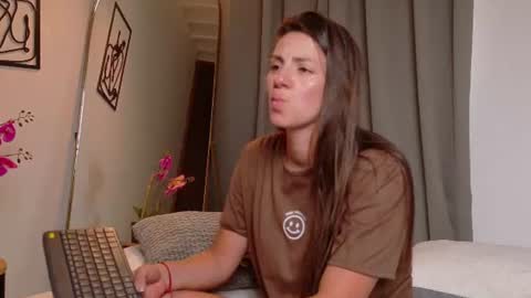 Snapshot of selenenova chatting on August 4, 2026, 4:20 pm Selene Nova online show from August 4, 2026, 4:20 pm