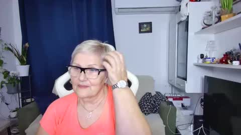 Snapshot of selenna57 chatting on April 7, 2026, 5:46 pm Selenna online show from April 7, 2026, 5:46 pm