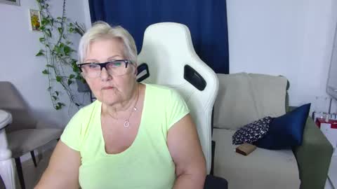Snapshot of selenna57 chatting on April 12, 2026, 5:51 pm Selenna online show from April 12, 2026, 5:51 pm