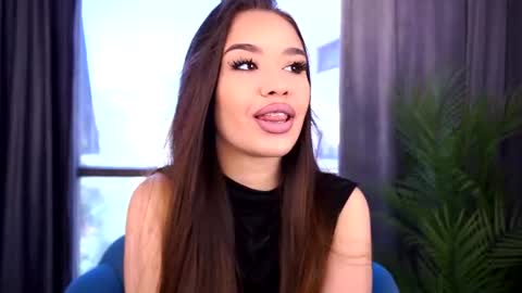 Snapshot of selennevoss chatting on June 26, 2026, 8:30 am Selenne online show from June 26, 2026, 8:30 am