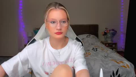 Simon and Alice online show from September 23, 2025, 8:12 pm