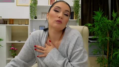 Snapshot of selinesole_ chatting on January 13, 2025, 4:51 pm Seline online show from January 13, 2025, 4:51 pm