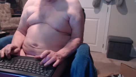 Snapshot of selkie2s chatting on February 9, 2025, 6:37 pm selkie2s online show from February 9, 2025, 6:37 pm