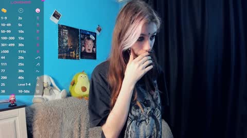 Snapshot of sell0n chatting on December 30, 2024, 1:37 am Mindy online show from December 30, 2024, 1:37 am