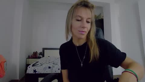 Snapshot of sellena_angel chatting on October 15, 2025, 11:54 am sellena_angel online show from October 15, 2025, 11:54 am