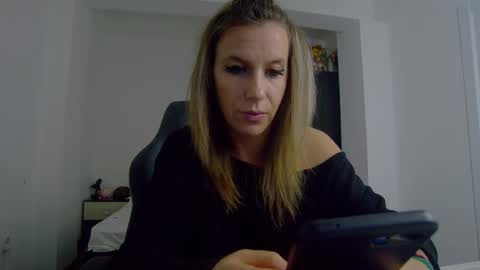 sellena_angels online show from February 8, 2026, 2:31 pm