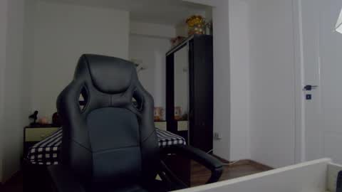 sellena_angels online show from February 13, 2026, 4:03 pm