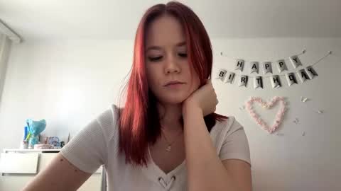 Snapshot of selmacalumag chatting on April 18, 2026, 10:52 am Lily online show from April 18, 2026, 10:52 am