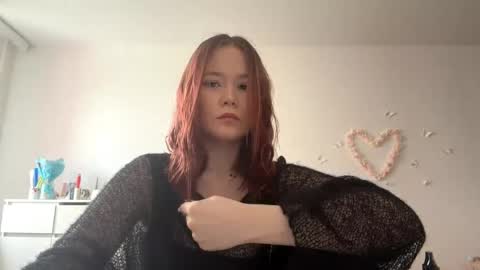 Snapshot of selmacalumag chatting on May 1, 2026, 9:47 am Lily online show from May 1, 2026, 9:47 am