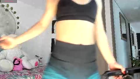 Snapshot of selyn_ chatting on June 11, 2026, 11:08 am Selyn online show from June 11, 2026, 11:08 am