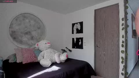 Snapshot of selyn_ chatting on June 25, 2026, 8:02 pm Selyn online show from June 25, 2026, 8:02 pm