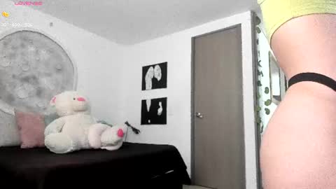 Snapshot of selyn_ chatting on June 27, 2026, 1:50 pm Selyn online show from June 27, 2026, 1:50 pm