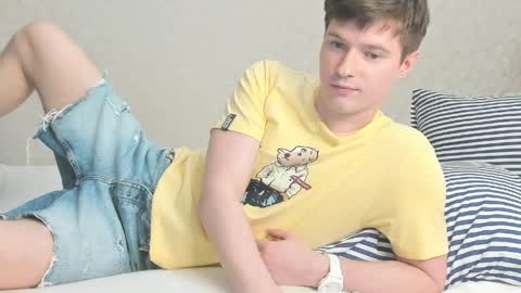 Snapshot of semyonone chatting on April 1, 2026, 6:49 pm Semyon online show from April 1, 2026, 6:49 pm