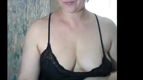 Snapshot of send_me chatting on March 6, 2025, 8:41 am send me online show from March 6, 2025, 8:41 am